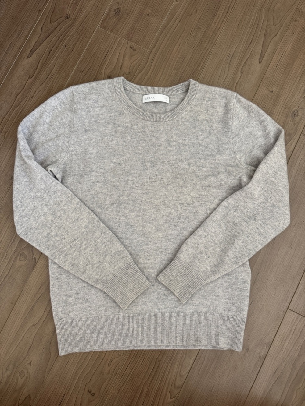100% Cashmere Grana Heather Light Grey Crewneck Sweater